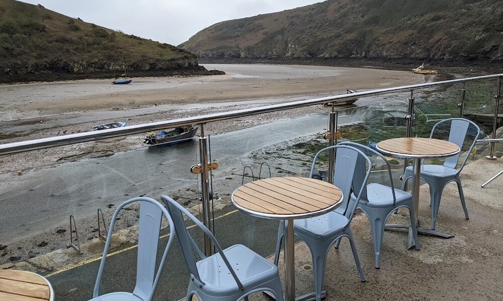 Cafe on the Quay