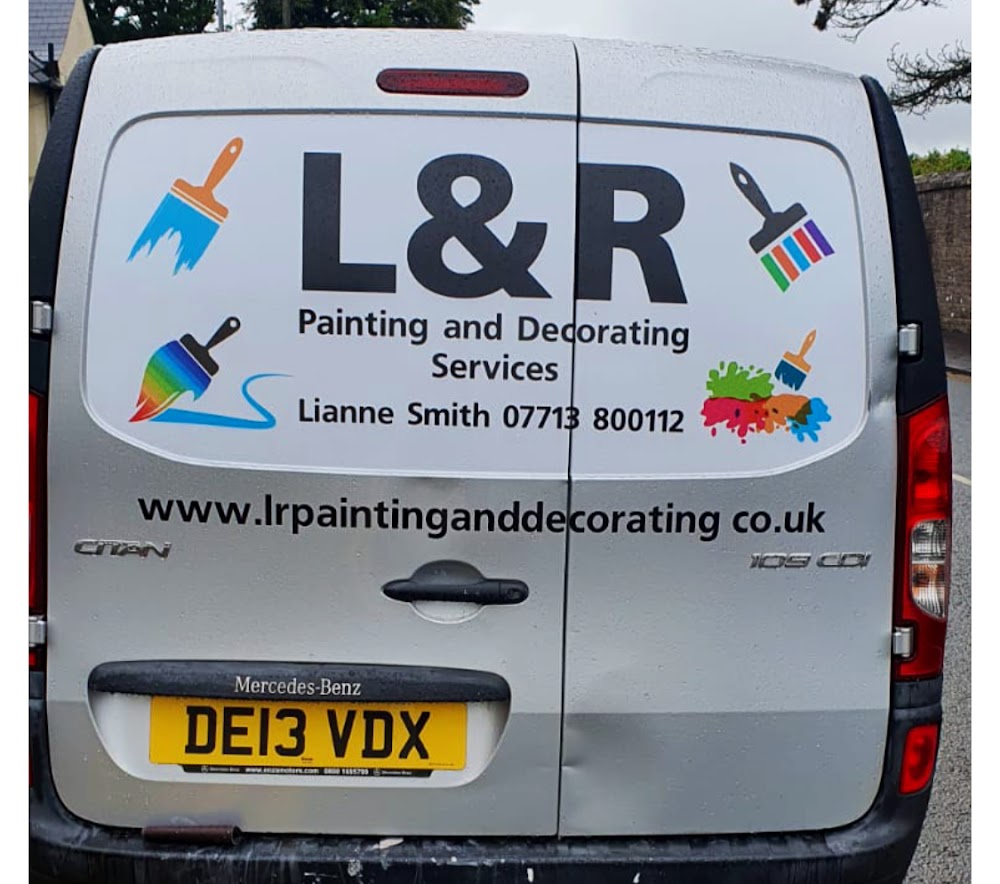 L&R Female Painter & Decorator